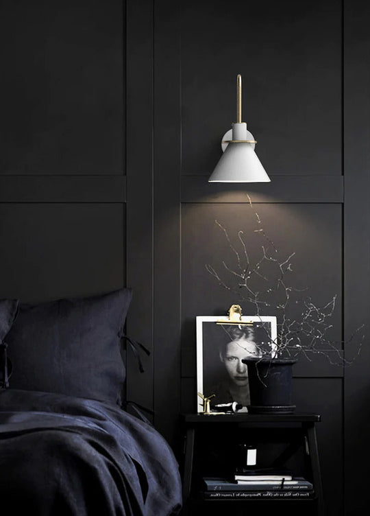 Applique Murale Design Moderne avec Accents Dorés pour Salle de Bain ou Chambre 7