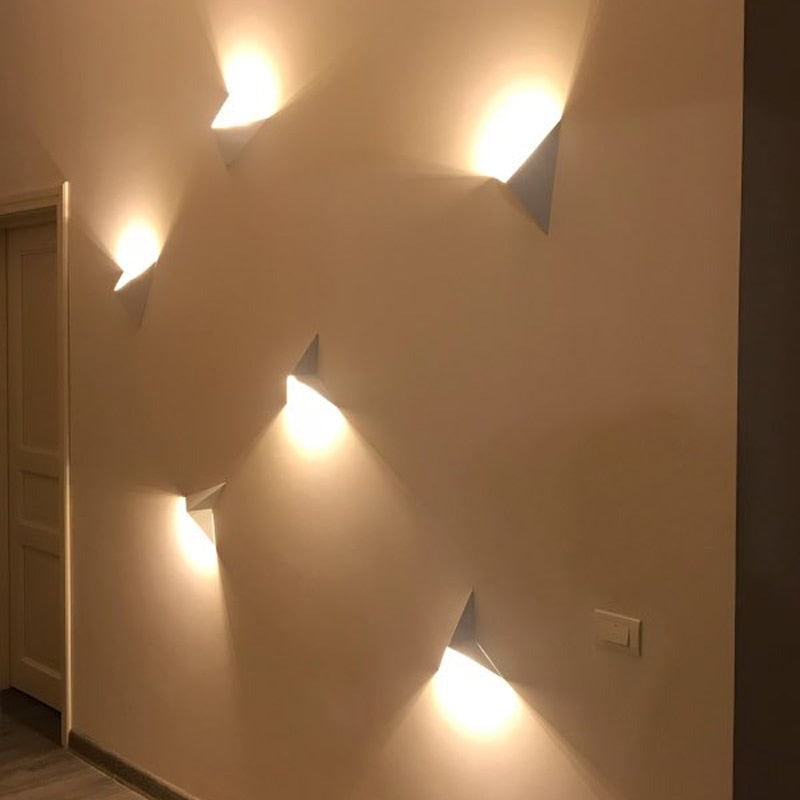 Applique Murale LED Triangulaire Moderne 1