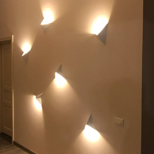 Applique Murale LED Triangulaire Moderne 1