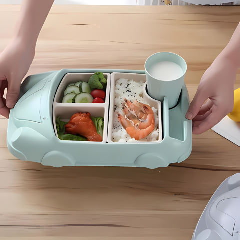 Assiette pour Enfants en Forme de Voiture Amusante avec Compartiments Séparés 1