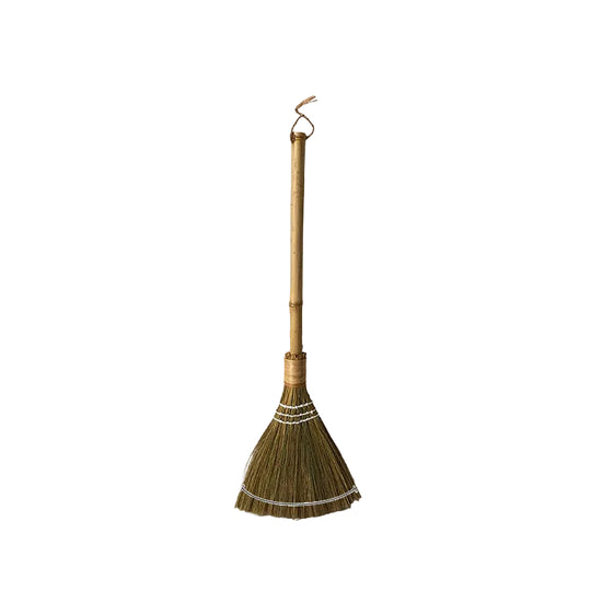 Balai Artisanal Design Unique Léger et Pratique 10