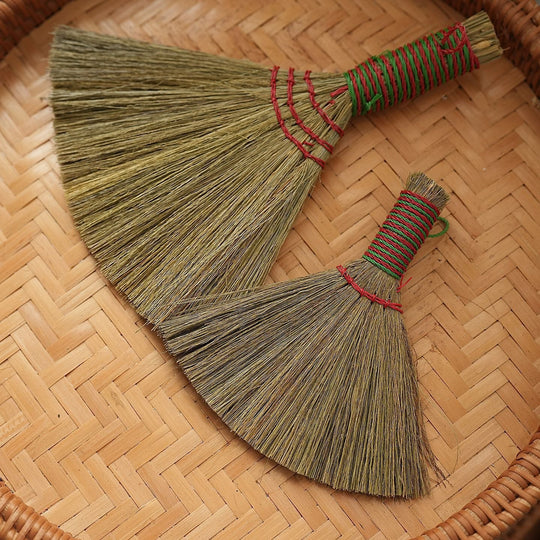 Balai Artisanal Design Unique Léger et Pratique 6