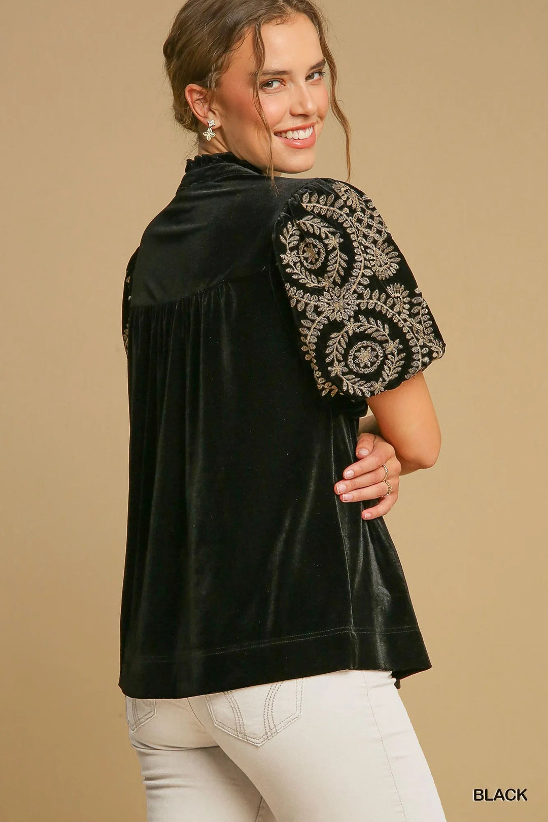 Blouse en Velours à Manches Brodées pour Femmes 2