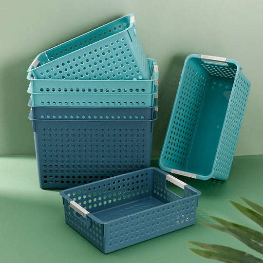 Boîte de rangement plate avec parois perforées et poignées ergonomiques 2