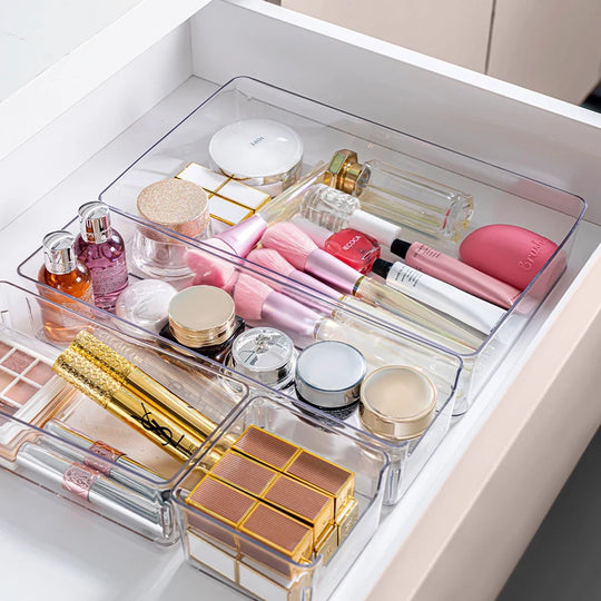 Boîte de rangement transparente compacte avec ouverture frontale pour cuisine et placard 1