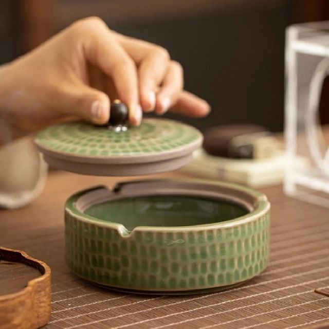 Cendrier Rétro avec Couvercle en Céramique 4