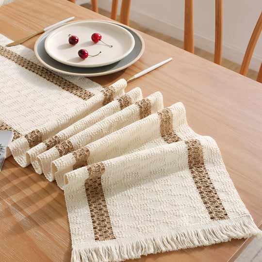Chemin de Table Boho Macramé avec Franges 1