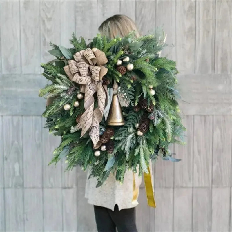 Couronne de Noël Décorative avec Pommes de Pin et Cloche 2