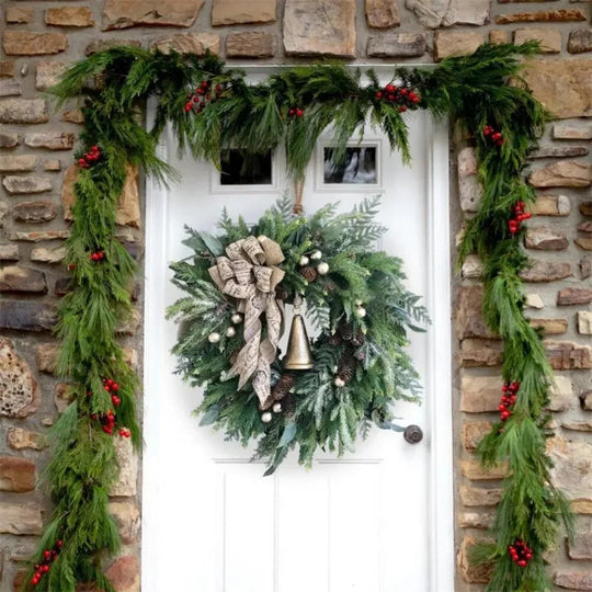 Couronne de Noël Décorative avec Pommes de Pin et Cloche 3