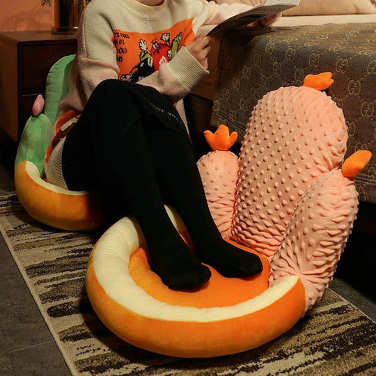 Coussin en forme de cactus pour un style ludique 3
