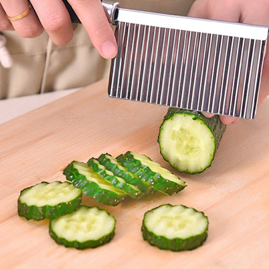 Couteau à Trancher Ondulé pour Légumes et Fruits 4