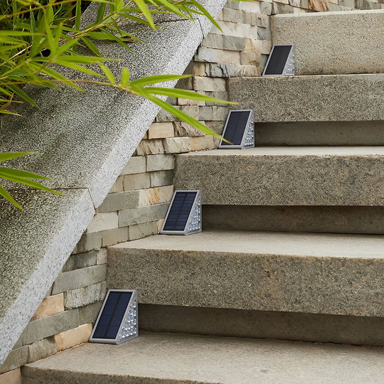 Éclairage Solaire Extérieur d'Escalier Triangulaire Intelligent avec Autonomie Nocturne 5
