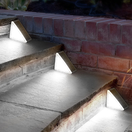 Éclairage Solaire Extérieur d'Escalier Triangulaire Intelligent avec Autonomie Nocturne 9