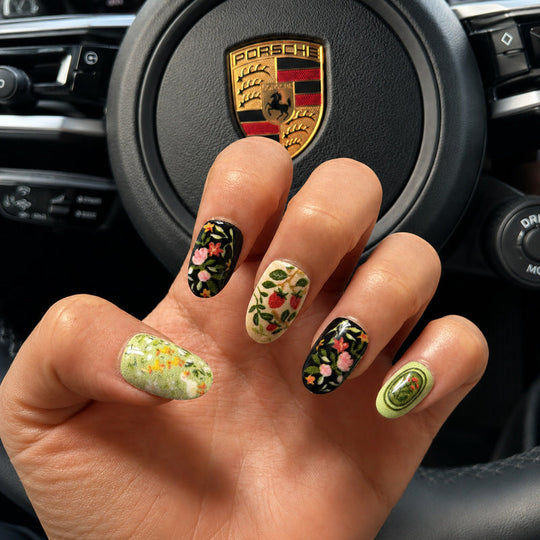 Ensemble d'Ongles Artificiels à Motifs Floraux pour Femmes 5