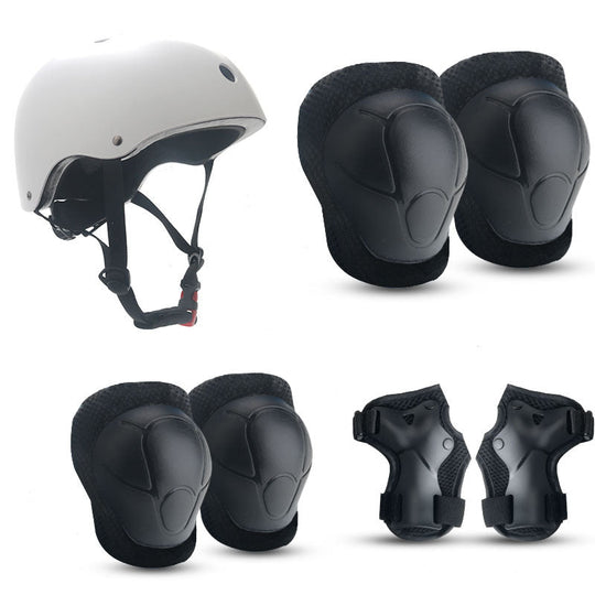 Ensemble de protection enfant avec casque et accessoires colorés 5