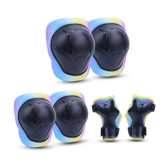 Ensemble de protection enfant avec casque et accessoires colorés 6