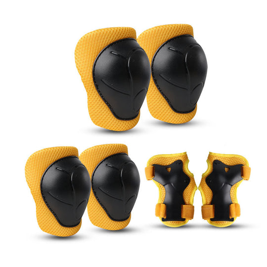 Ensemble de protection enfant avec casque et accessoires colorés 8