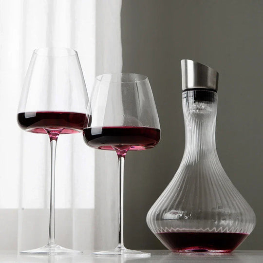 Ensemble de verres à vin et à champagne faits à la main avec un design raffiné 3