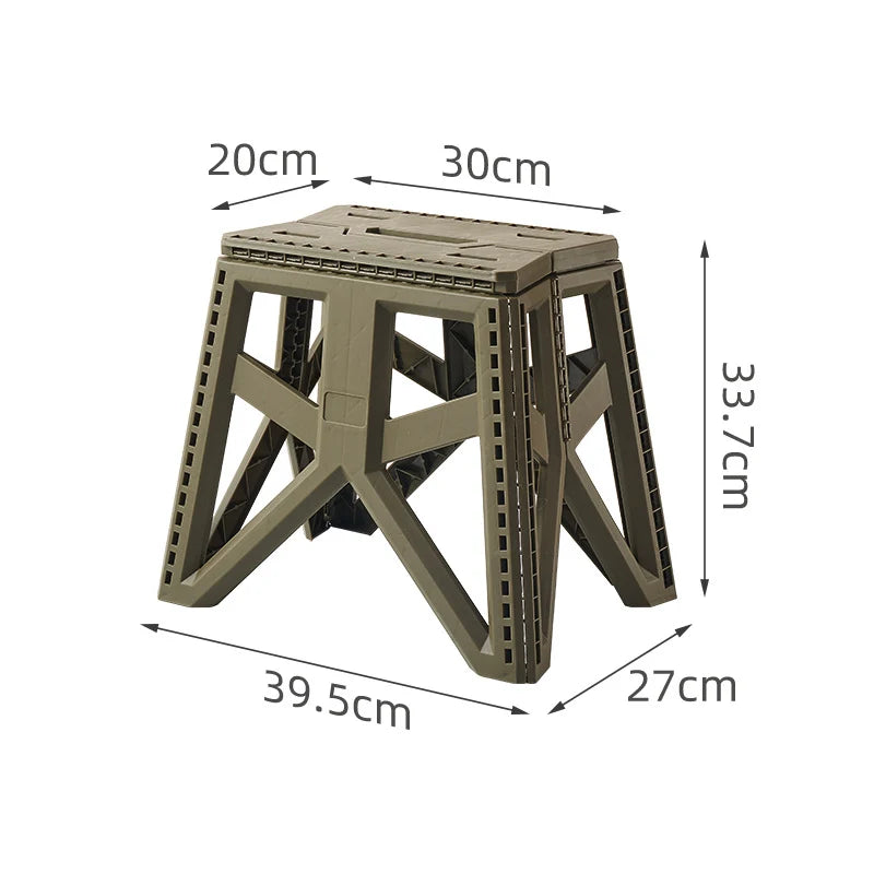 Escabeau pliable compact pour homme et femme pratique et stable 6