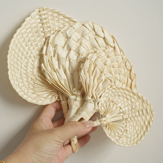 Éventail Fait Main Femme Design Élégant et Pratique 4