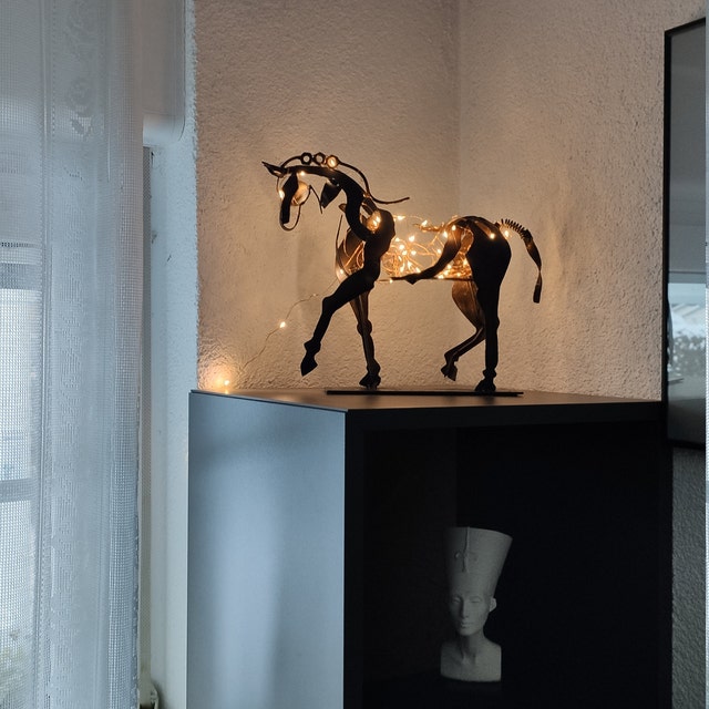 Figurine de Cheval Artisanale en Métal 2