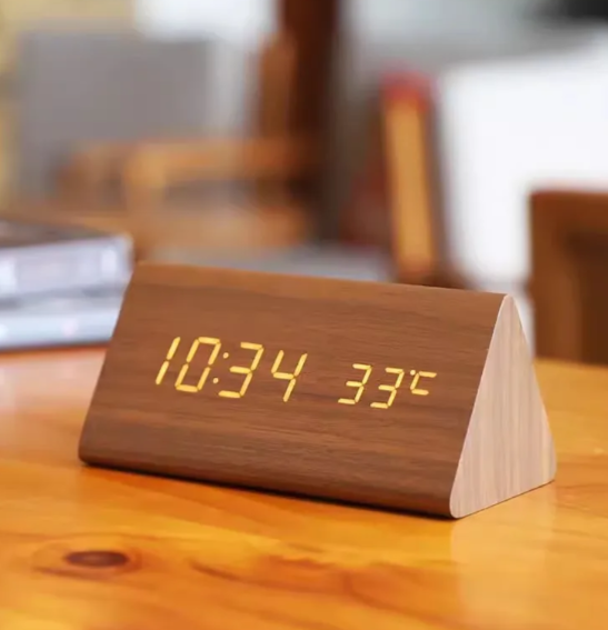 Horloge LED en Bois avec Activation Vocale 0