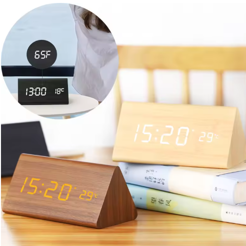 Horloge LED en Bois avec Activation Vocale 1
