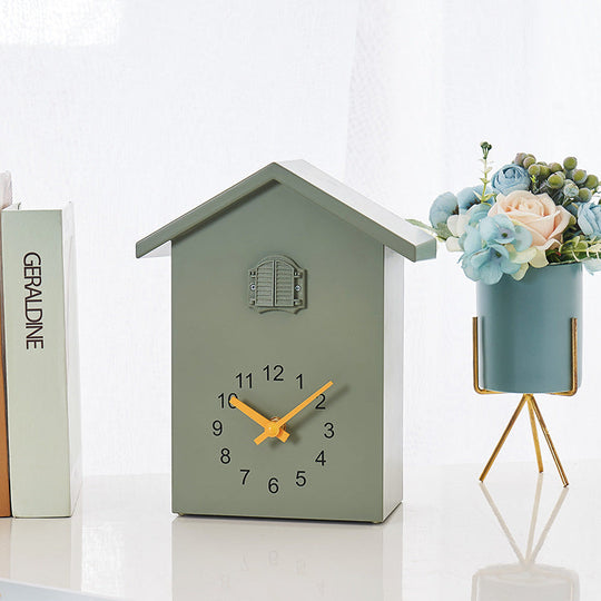Horloge à coucou design maison créative pour intérieur 1