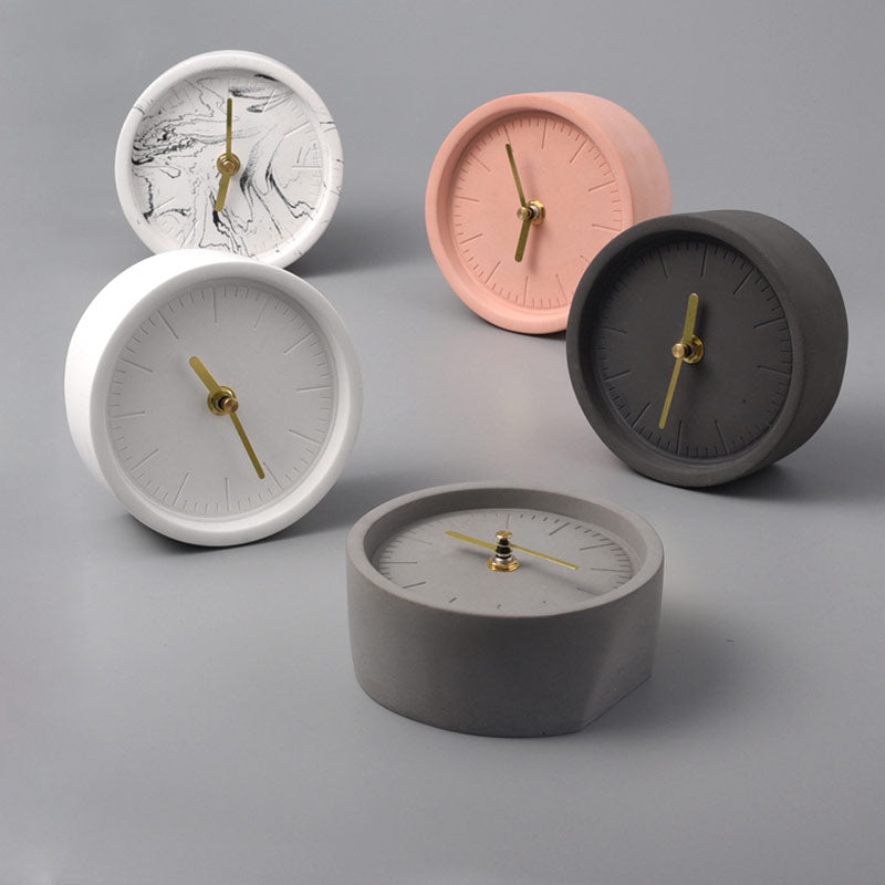 Horloge de Bureau Nordique en Ciment 3
