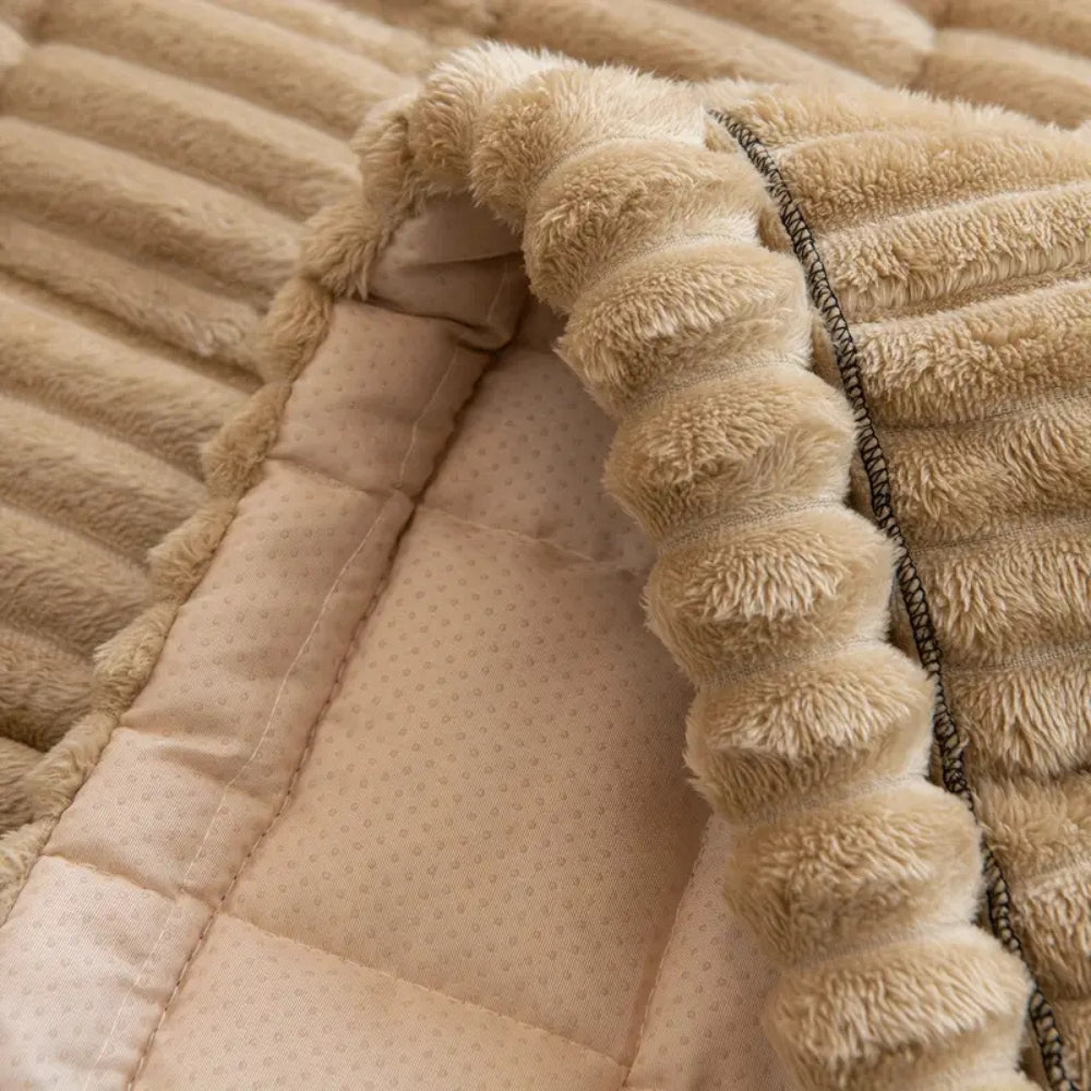 Housse de canapé à bords plissés pour un style chaleureux 1