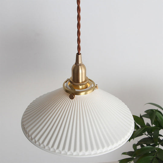 Lampe à Suspension Contemporaine avec Cône Nervuré pour Salle à Manger 1