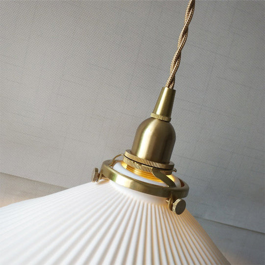 Lampe à Suspension Contemporaine avec Cône Nervuré pour Salle à Manger 2