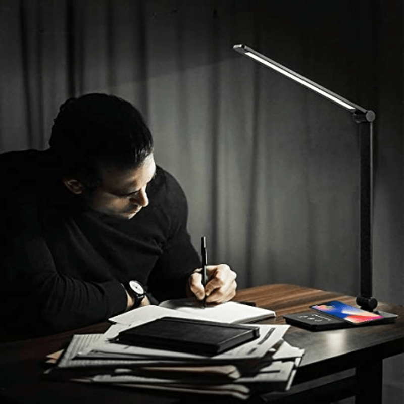 Lampe de Bureau LED Moderne avec Chargement Sans Fil 4