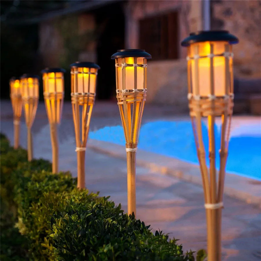 Lampes de jardin à énergie solaire en design bambou 2