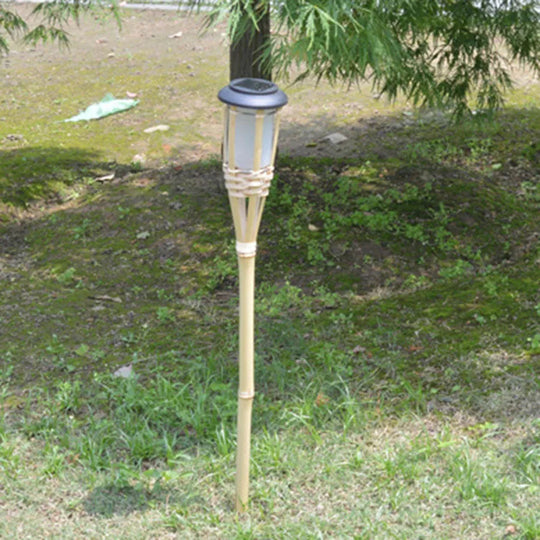 Lampes de jardin à énergie solaire en design bambou 3