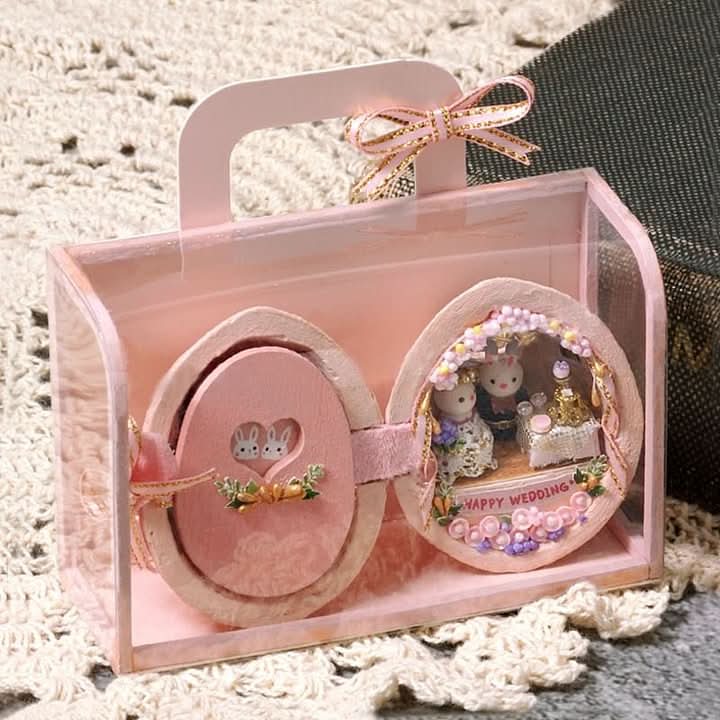 Maison de Poupée Miniature Éclairée en Coquille de Noix 11