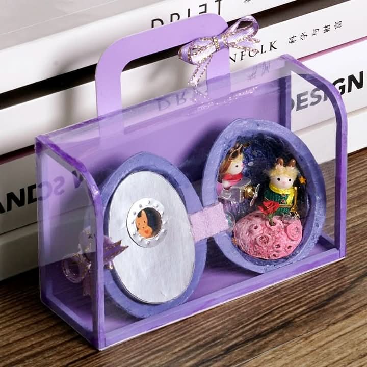 Maison de Poupée Miniature Éclairée en Coquille de Noix 12