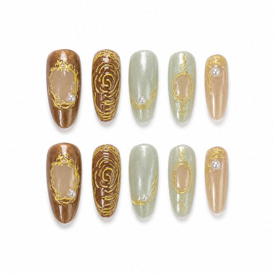 Ongles artificiels décorés pour femme style raffiné 2
