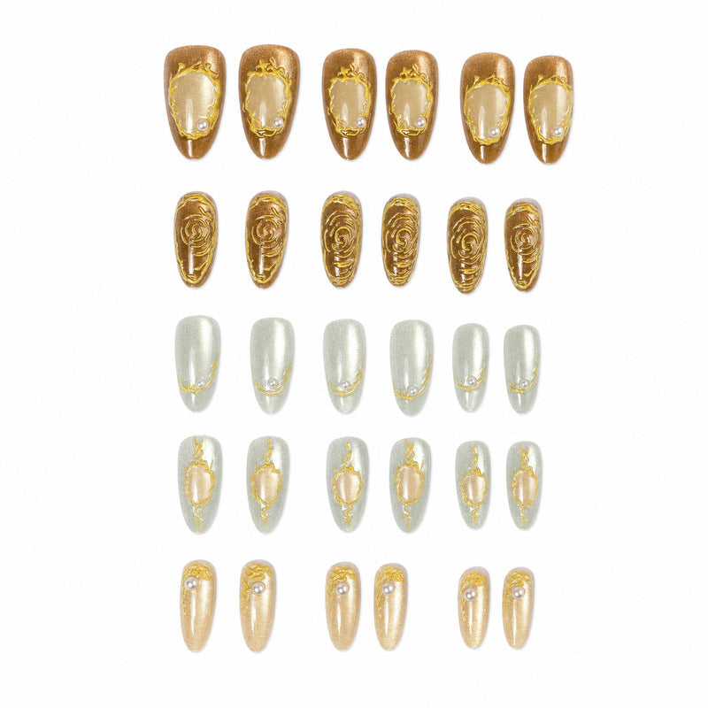 Ongles artificiels décorés pour femme style raffiné 3