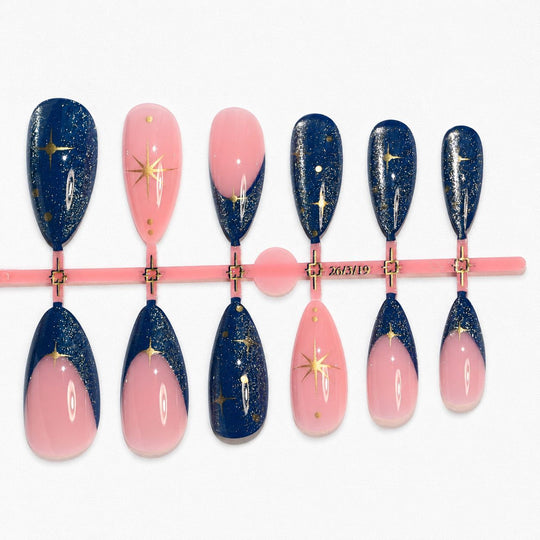 Pointes d'ongles brillantes pour femmes style artistique 2