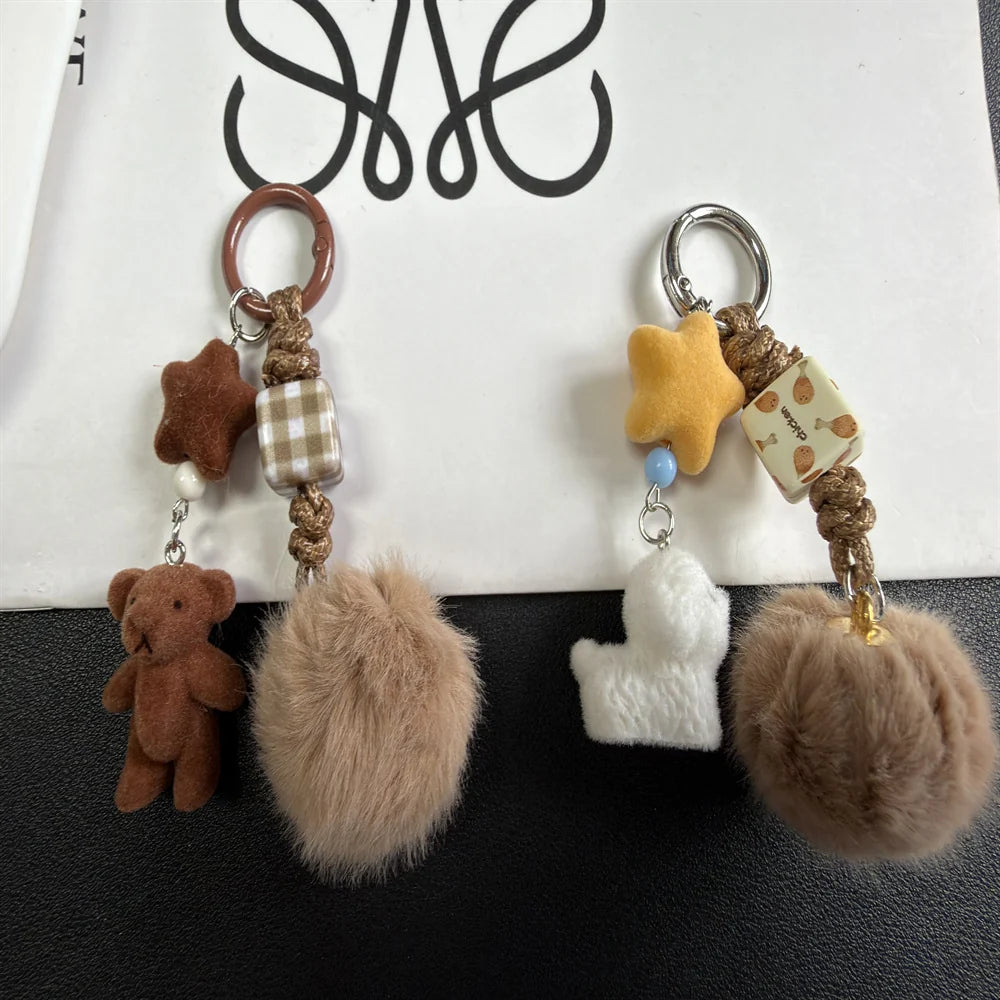 Porte Clés Femme Ludique avec Pompon et Breloque Chien 1