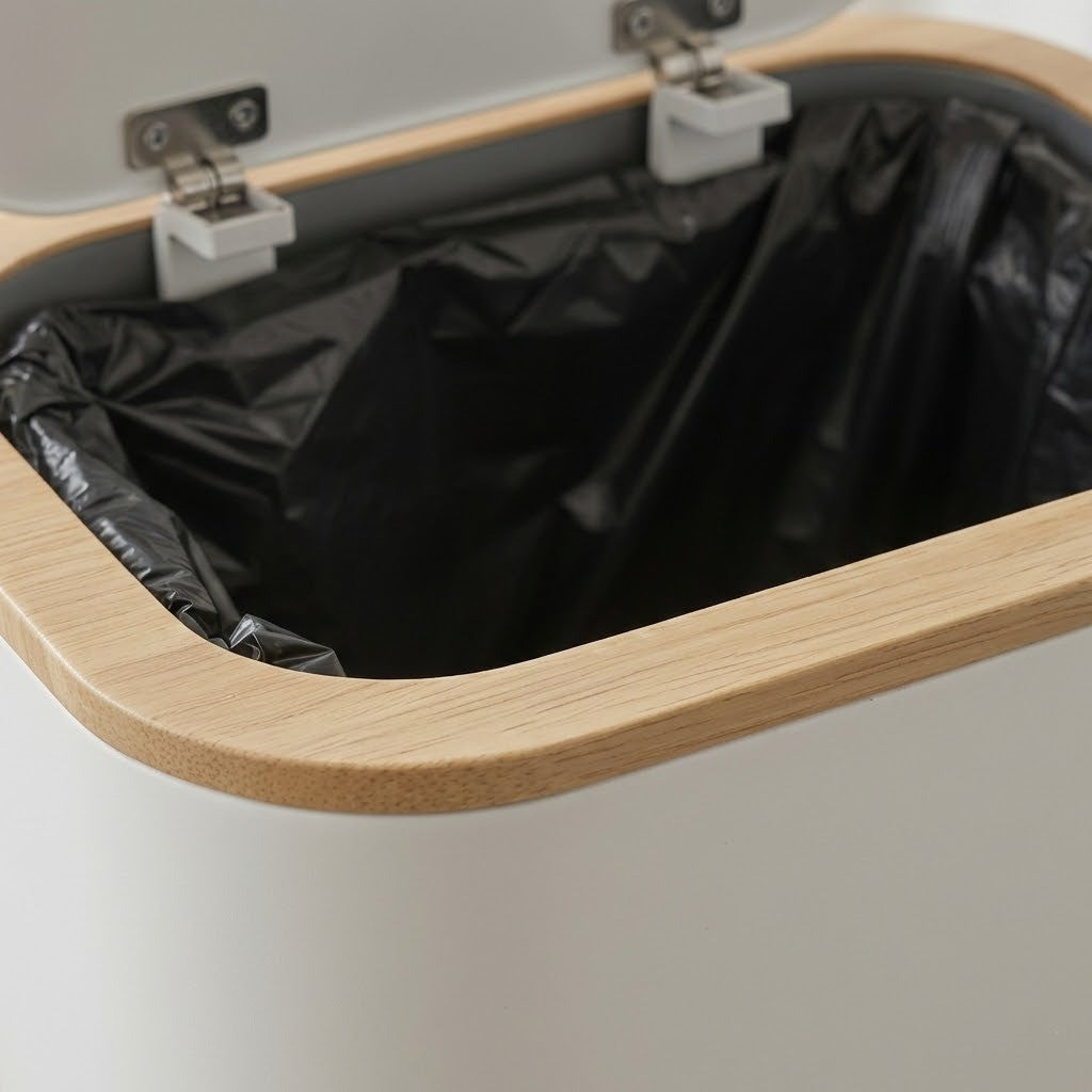 Poubelle Salle de Bain Moderne et Pratique Compacte 1