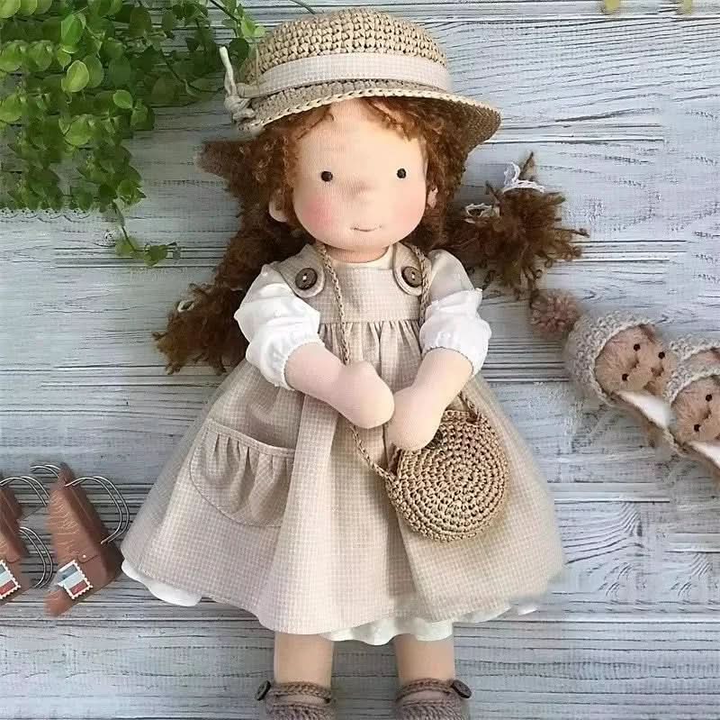 Poupée Waldorf Amorella Avec Accessoires Pour Jeux Créatifs 4