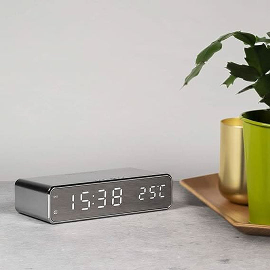 Réveil Matin LED Avec Chargeur Intégré Design Minimaliste 1