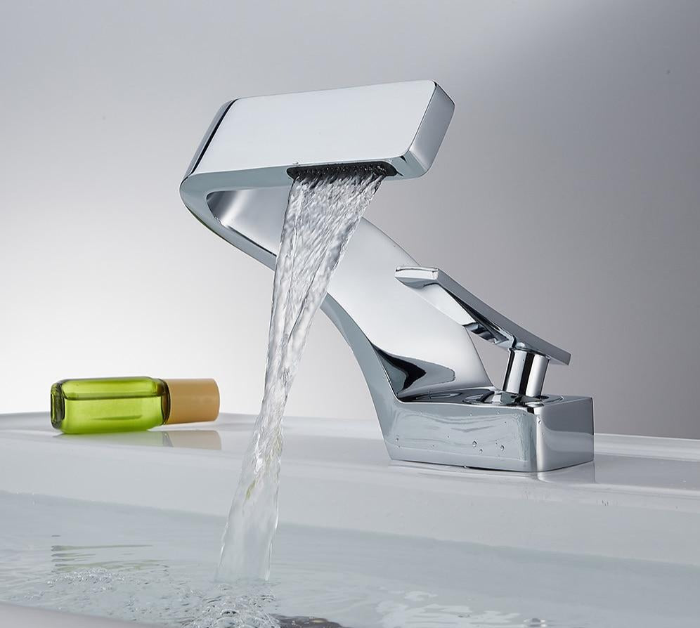 Robinet incurvé moderne pour cuisine et salle de bain 0