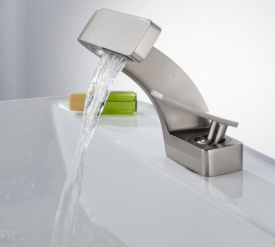 Robinet incurvé moderne pour cuisine et salle de bain 2
