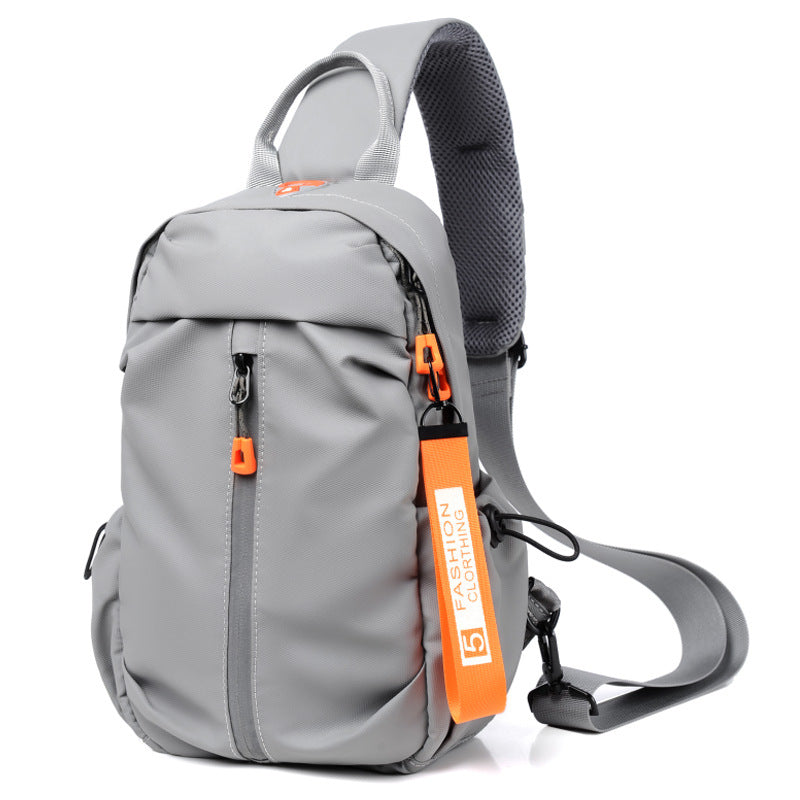 Sac à dos compact à bandoulière pour homme design moderne 1