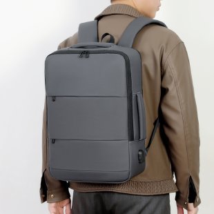 Sac à dos de voyage polyvalent pour homme au design moderne 0