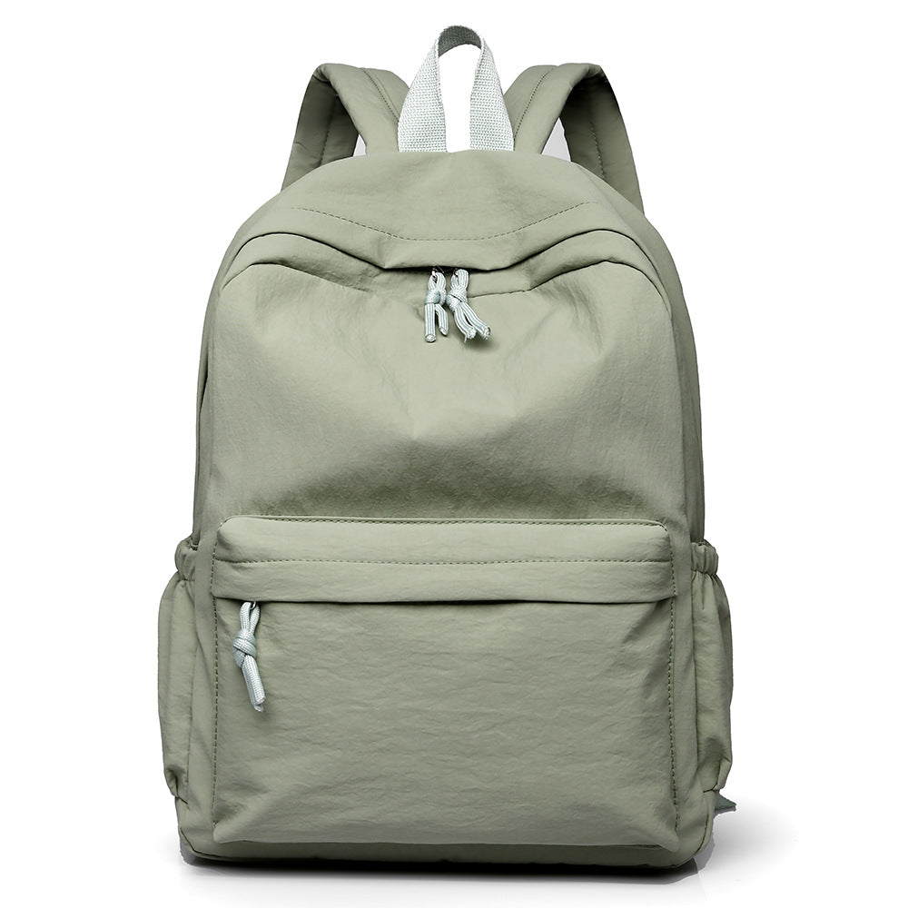 Sac à dos de voyage pour femme au design minimaliste 4