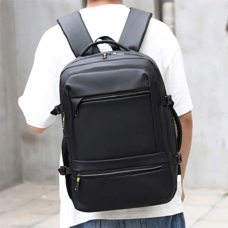 Sac à dos multifonctionnel pour homme au design moderne 2
